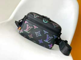 Picture of Louis Vuitton Mens Bags _SKUfw136585960fw